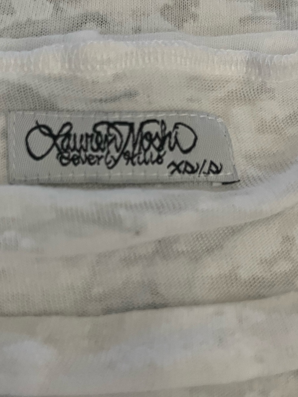 LAUREN MOSHI Peace & Love Graphic Burnout Pocket Tee Sz XS/S High Low White NWOT - Picture 3 of 12